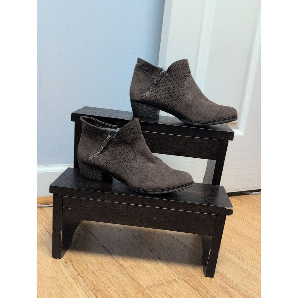 American Rag Abby Cut Out Ankle Booties Dark Brown - Side Zip Low Heel Sz 9.5